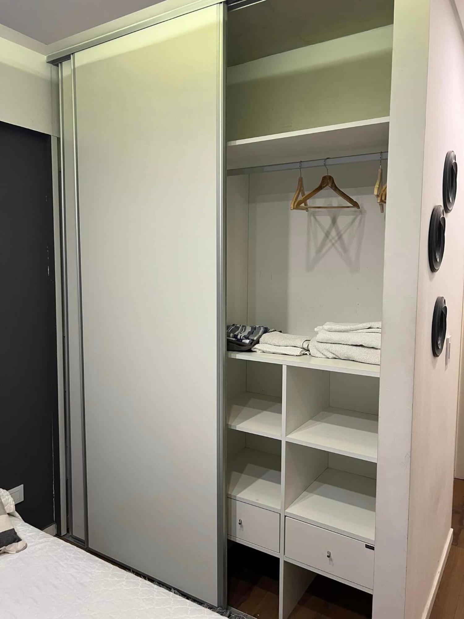 Suite In San Telmo Dormitorio En Suite Con Dos Banos Y Balcon A La Calle Buenos Aires Exterior foto